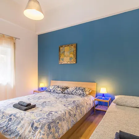 Arte House In The Historical - Happy