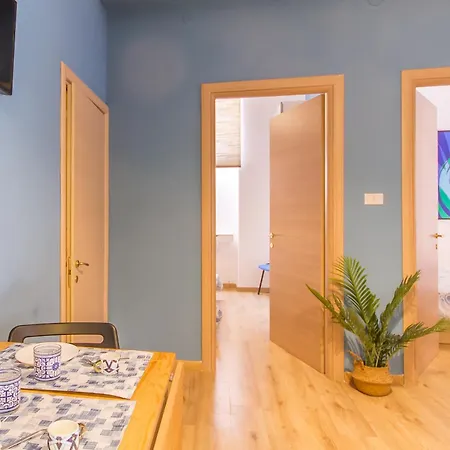 Arte House In The Historical - Happy